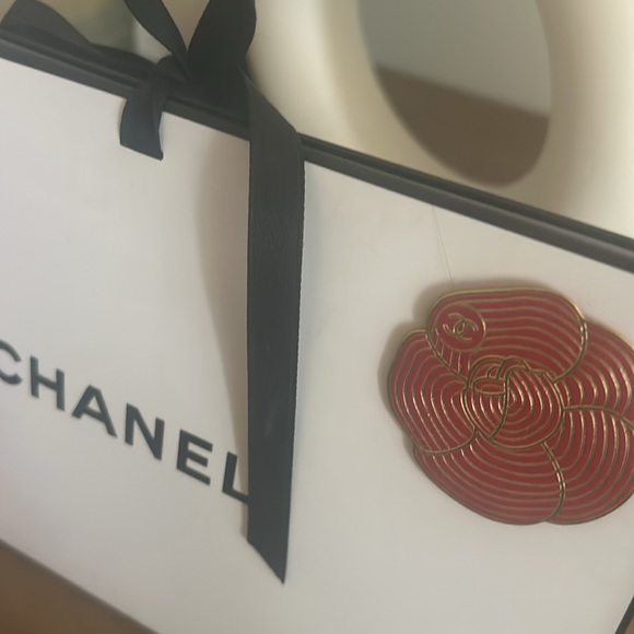 Authentic Chanel Giftbox - Picture 2 of 3